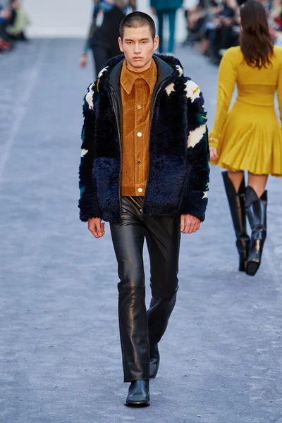 Look 8